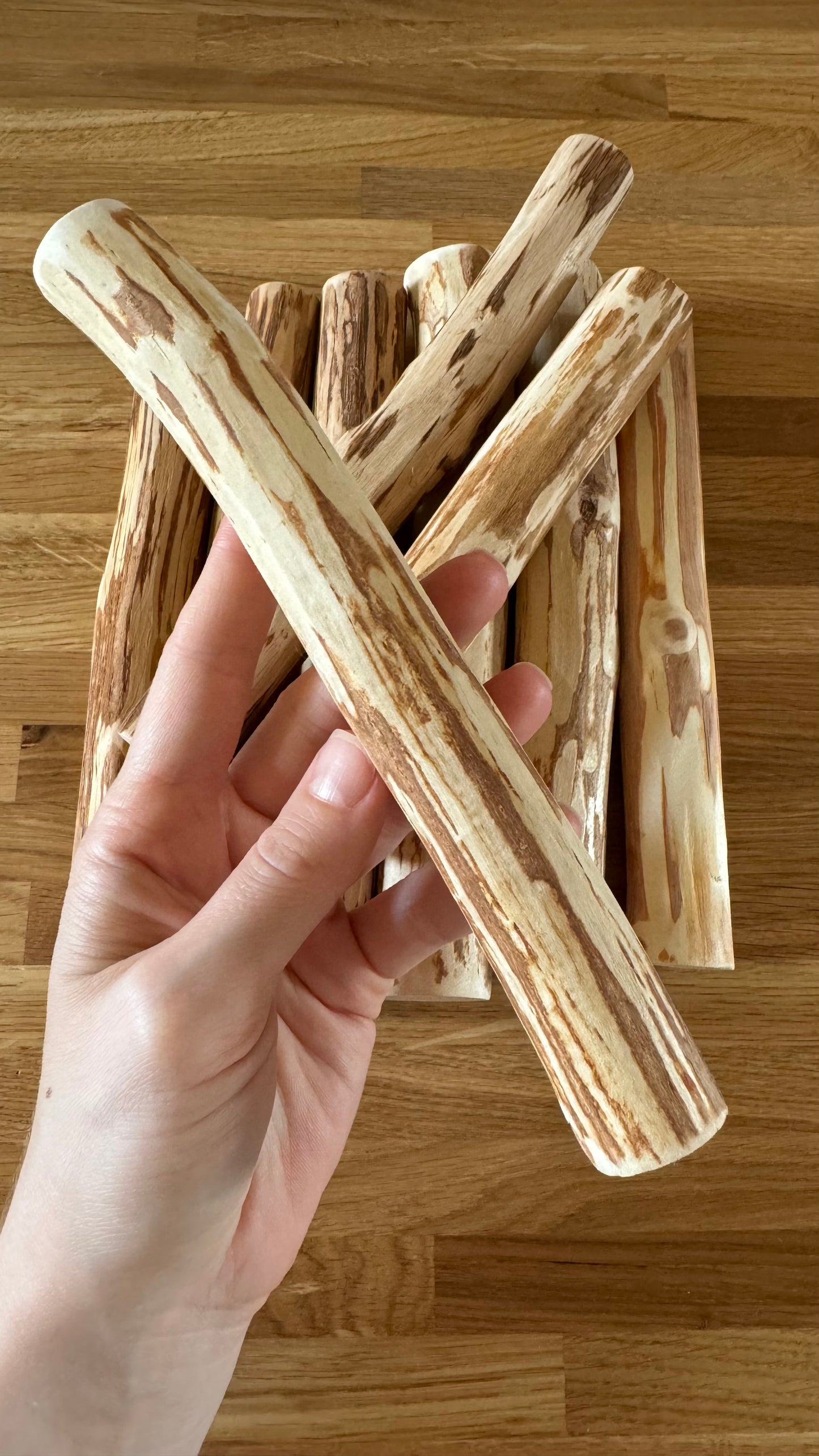 Wieszak na czapki z daszkiem