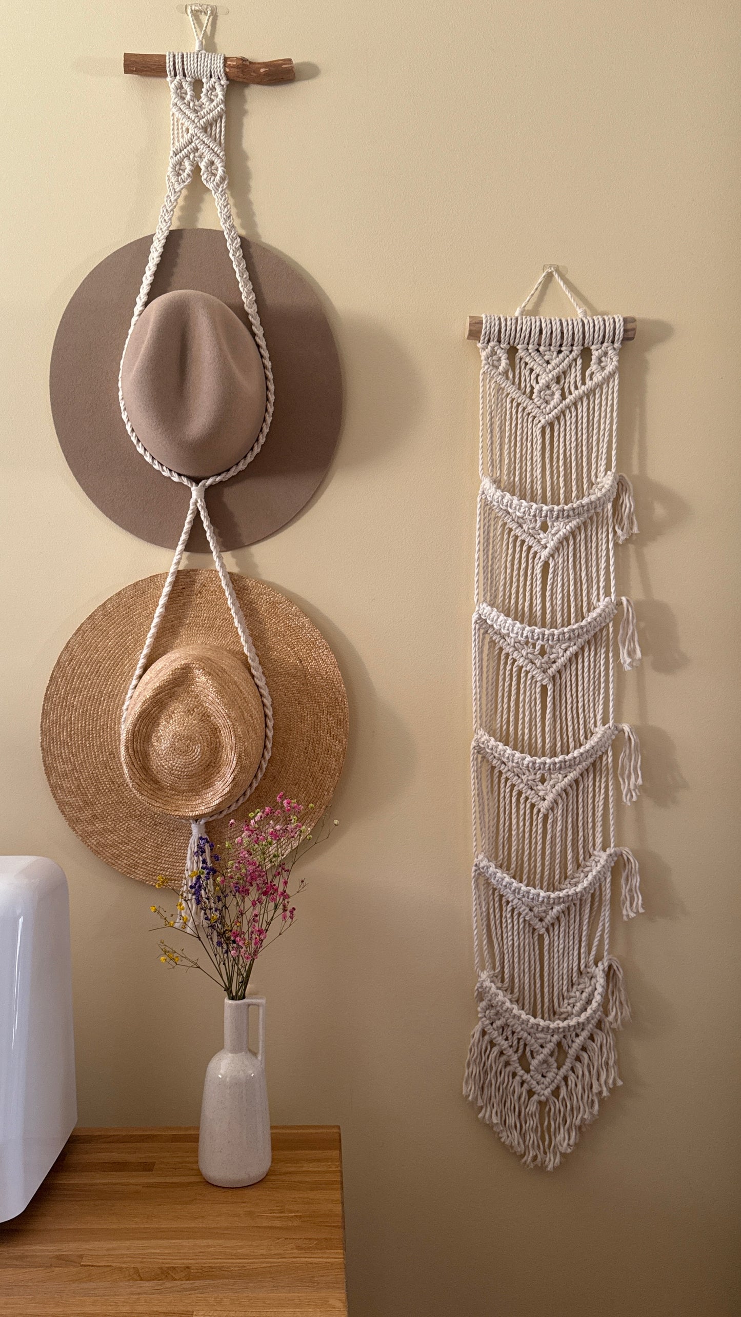 Wieszak na czapki z daszkiem