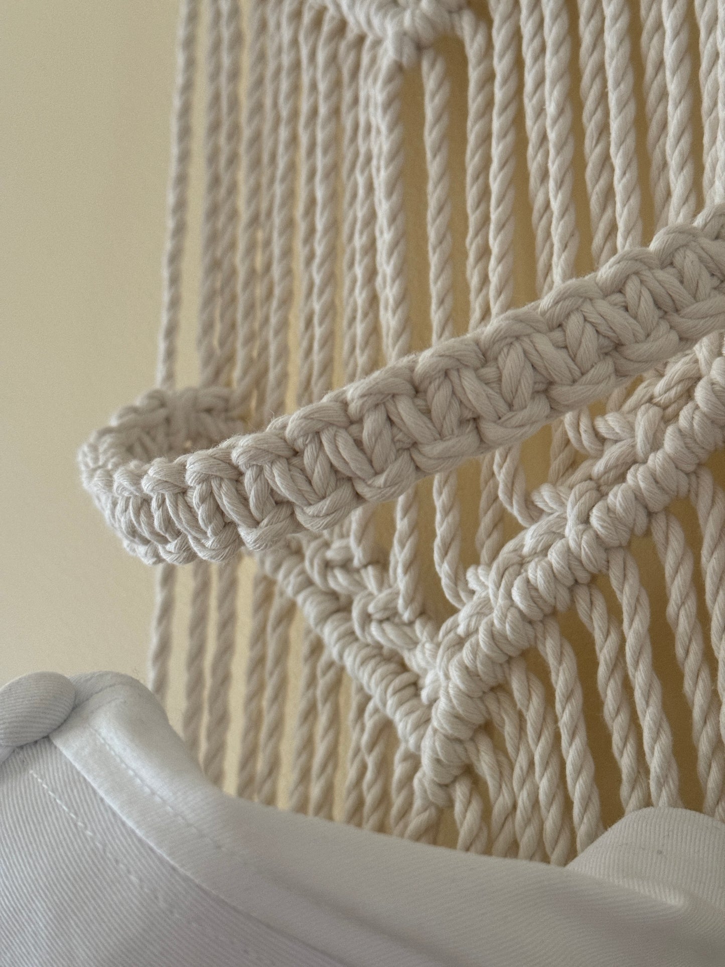 Wieszak na czapki z daszkiem